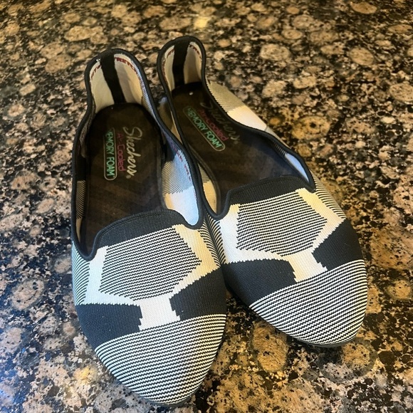 Skechers air cooled memory foam stretch, fit Lady shoe size 8 1/2 preowned - Picture 2 of 8